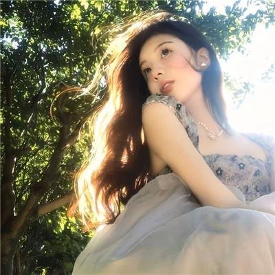 北极百货的秋乃小姐