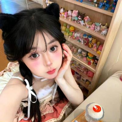 骑自行车的女人